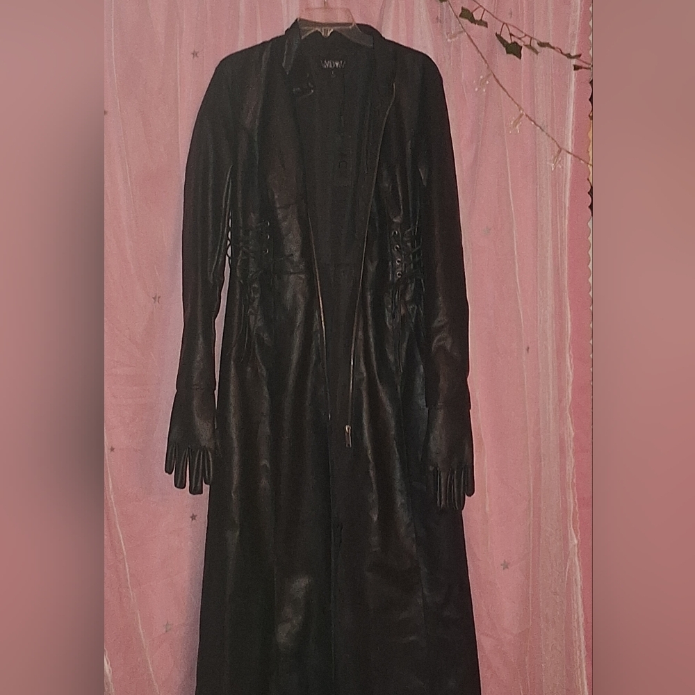 Elegant Women's Coat (Brand: Widow)